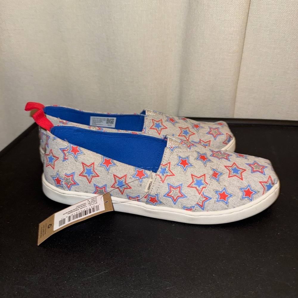 Toms Stars Slip ons Sz 6 youth